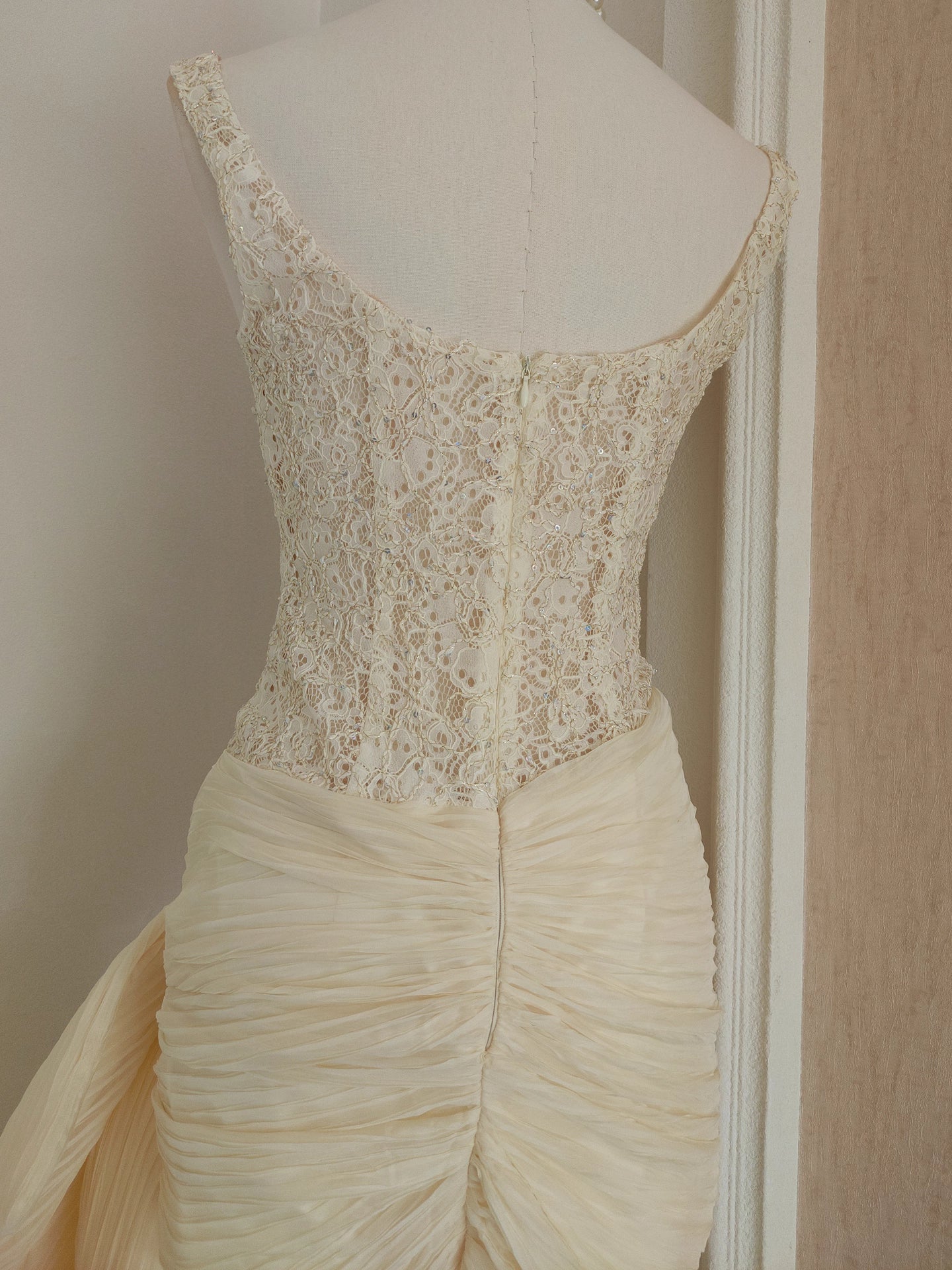 White Lace Ribbon Dress