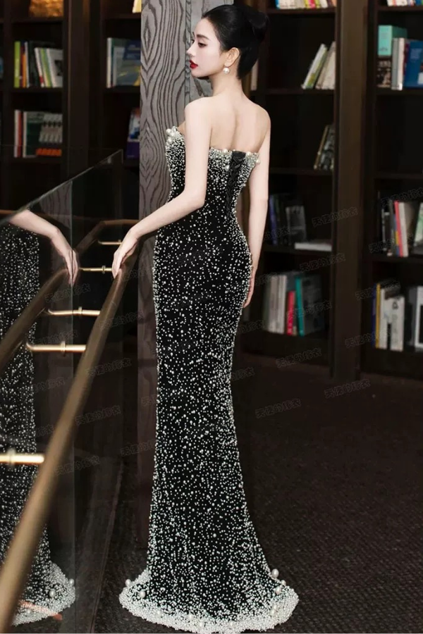 Black Elizabeth Pearl Gown
