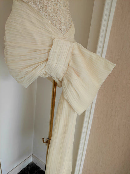 White Lace Ribbon Dress